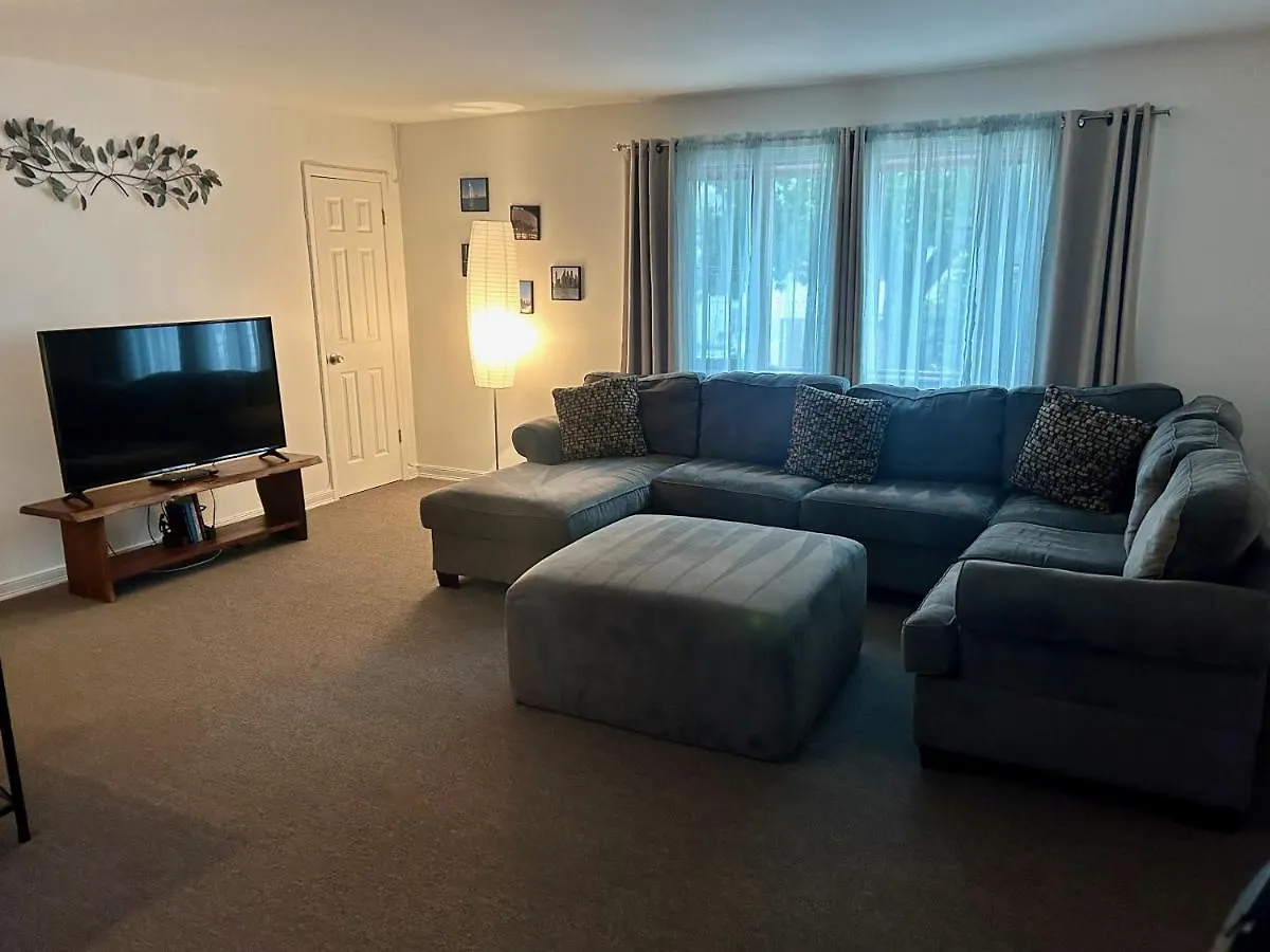 아파트 A Spacious & Blissful Stay In Queens 뉴욕