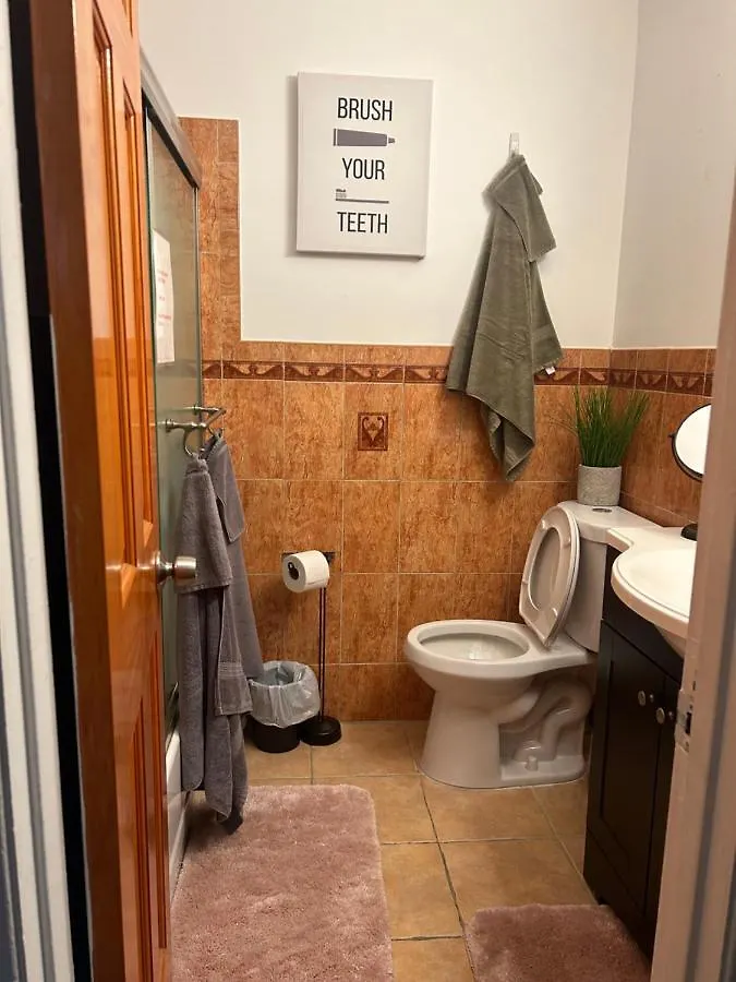아파트 A Spacious & Blissful Stay In Queens 뉴욕